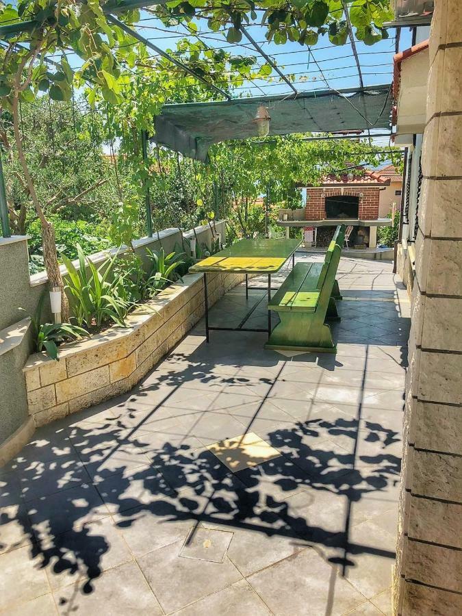 Ferienwohnung Studio Apartman Noa Trogir Exterior foto
